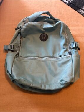 Lululemon New Crew 22L backpack